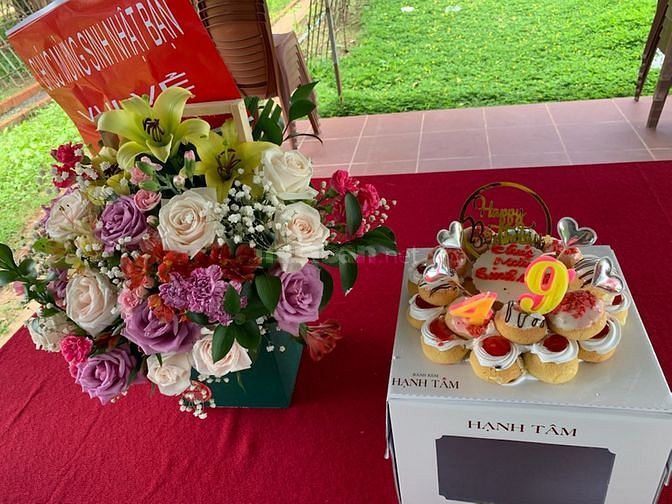 Can tuyen nhan vien phuc vu nha hang bao an